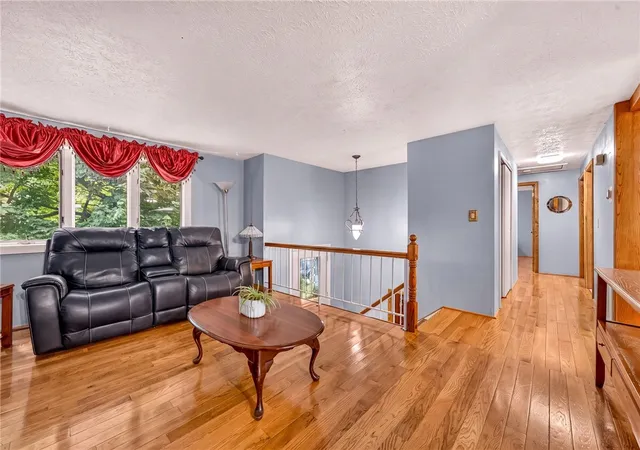 Photo 3 of Sale Pending at 26 Spicewood Ln, Rochester, NY 14624 | MLS# R1705635 | Listing updated on 2026-08-22