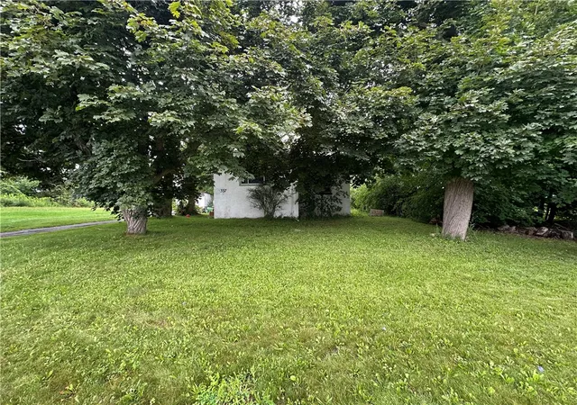 Photo 1 of Sale Pending at 337 Middle Rd, Henrietta, NY 14467 | MLS# R1705643 | Listing updated on 2026-08-12
