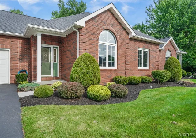 Photo 2 of Sale Pending at 4855 Waterford Pl, Lockport, NY 14094 | MLS# B1704868 | Listing updated on 2026-08-24