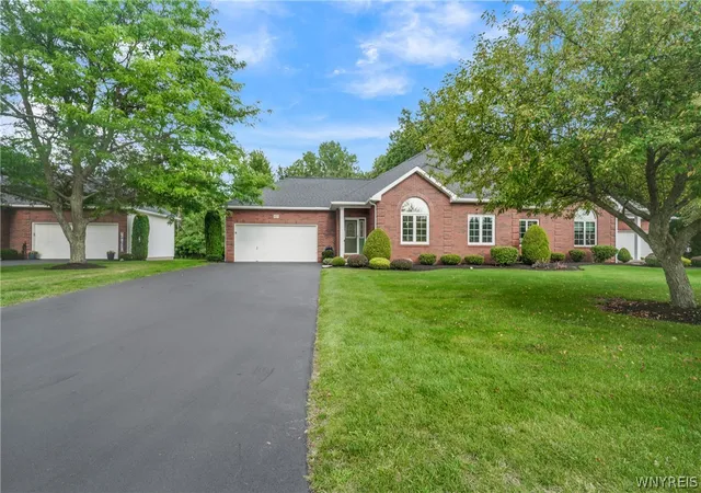 Photo 3 of Sale Pending at 4855 Waterford Pl, Lockport, NY 14094 | MLS# B1704868 | Listing updated on 2026-08-24