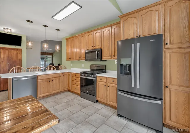 Photo 4 of Sale Pending at 4855 Waterford Pl, Lockport, NY 14094 | MLS# B1704868 | Listing updated on 2026-08-24