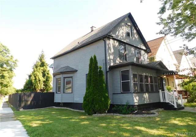 Photo 2 of Sale Pending at 104 Doyle Ave, Buffalo, NY 14207 | MLS# B1703992 | Listing updated on 2026-09-01