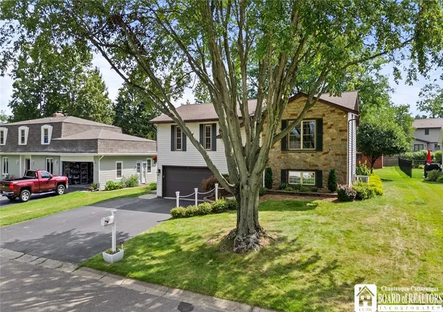 Photo 3 of Single family home for sale at 4 Andrew Ct, Fredonia, NY 14063 | MLS# R1703615 | Listing updated on 2026-09-02