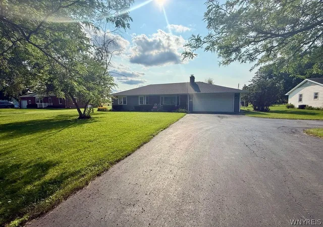Photo 3 of Single family home for sale at 3778 Ransomville Rd, Ransomville, NY 14131 | MLS# B1705494 | Listing updated on 2026-08-22