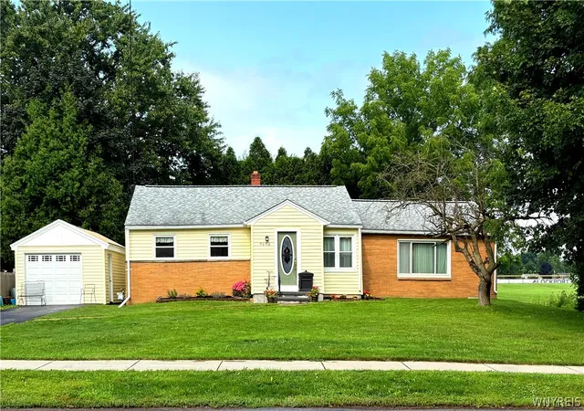 Photo 2 of Sale Pending at 5656 Locust St Ext, Lockport, NY 14094 | MLS# B1705465 | Listing updated on 2026-08-19