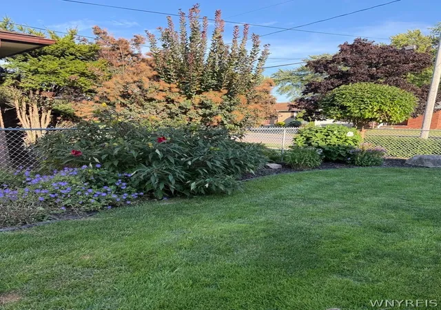 Photo 3 of Single family home for sale at 205 Duffy Dr, Tonawanda, NY 14150 | MLS# B1704865 | Listing updated on 2026-08-31