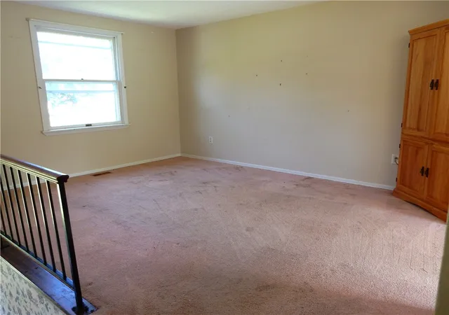 Photo 4 of Sale Pending at 34 Spicewood Ln, Rochester, NY 14624 | MLS# R1705735 | Listing updated on 2026-08-18
