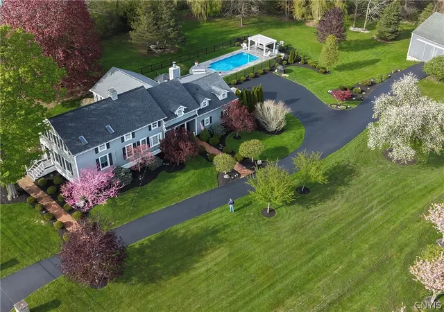 Photo 1 of Single family home for sale at 32 East St, Skaneateles, NY 13152 | MLS# S1705742 | Listing updated on 2026-08-10