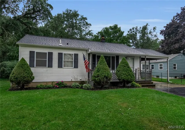 Photo 2 of Sale Pending at 265 N 5th Street, Lewiston, NY 14092 | MLS# B1705705 | Listing updated on 2026-09-08
