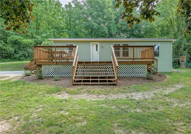 Photo 2 of Sale Pending at 7071 Tilton Rd, Bloomfield, NY 14469 | MLS# R1705061 | Listing updated on 2026-08-21