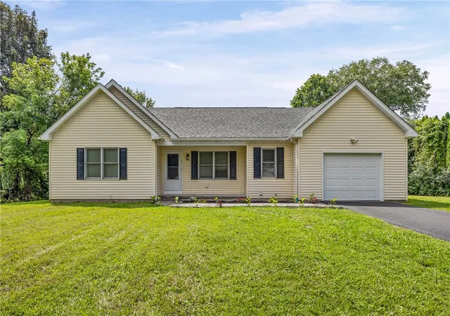 Photo 3 of Sale Pending at 15 Jacklyn Dr, Rochester, NY 14624 | MLS# R1705442 | Listing updated on 2026-08-26