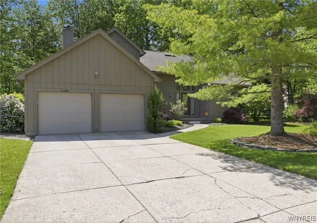 Photo 3 of Sale Pending at 12 Skylark Ct, East Amherst, NY 14051 | MLS# B1705454 | Listing updated on 2026-08-25