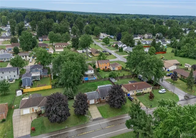 Photo 3 of Single family home for sale at 3773 Sowles Rd, Hamburg, NY 14075 | MLS# B1705602 | Listing updated on 2026-09-15