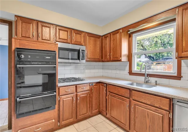 Photo 4 of Single family home for sale at 3773 Sowles Rd, Hamburg, NY 14075 | MLS# B1705602 | Listing updated on 2026-09-15