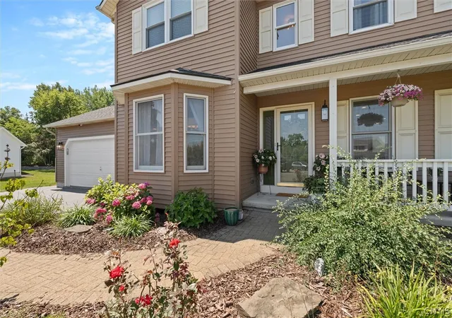 Photo 3 of Sale Pending at 4325 Lazybrook Cir, Liverpool, NY 13088 | MLS# S1705723 | Listing updated on 2026-08-19