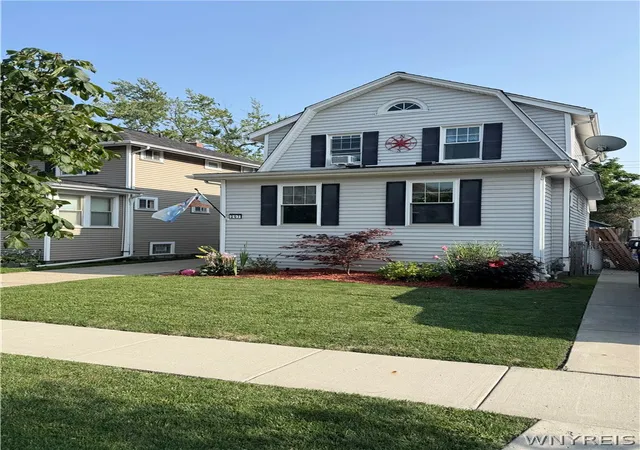 Photo 2 of Sale Pending at 207 Wardman Rd, Buffalo, NY 14217 | MLS# B1705759 | Listing updated on 2026-09-04