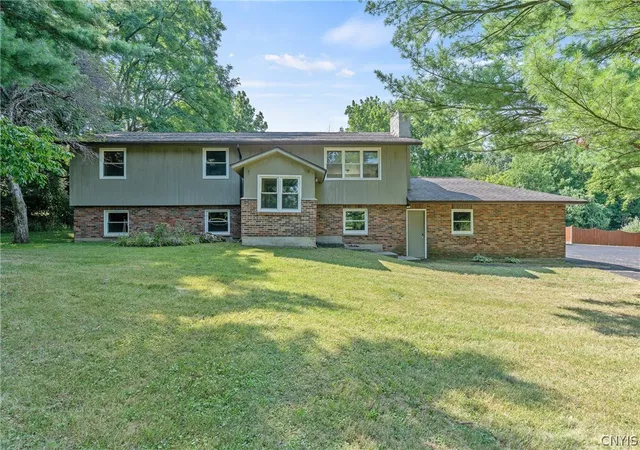 Photo 1 of Single family home for sale at 101 Saturn Dr, Syracuse, NY 13205 | MLS# S1705016 | Listing updated on 2026-08-20
