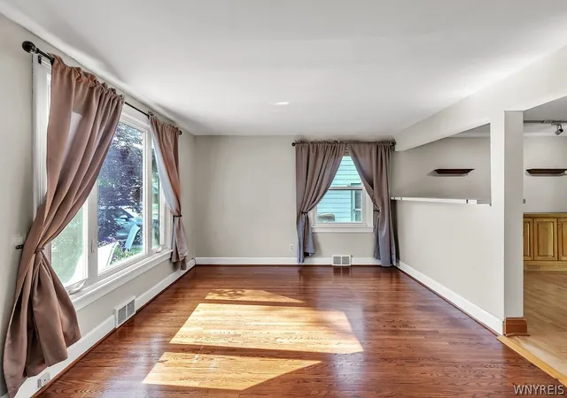Photo 4 of Sale Pending at 484 Walton Dr, Buffalo, NY 14225 | MLS# B1705619 | Listing updated on 2026-08-28
