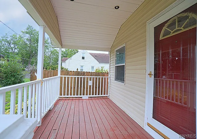 Photo 3 of Single family home for sale at 1124 Maple Ave, Niagara Falls, NY 14305 | MLS# B1705379 | Listing updated on 2026-09-03