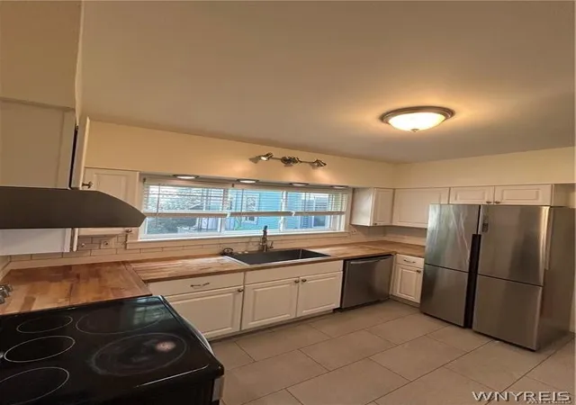 Listing Photo 5 - Condo for sale in building located at 352 Auburn Ave, Buffalo, NY 14213