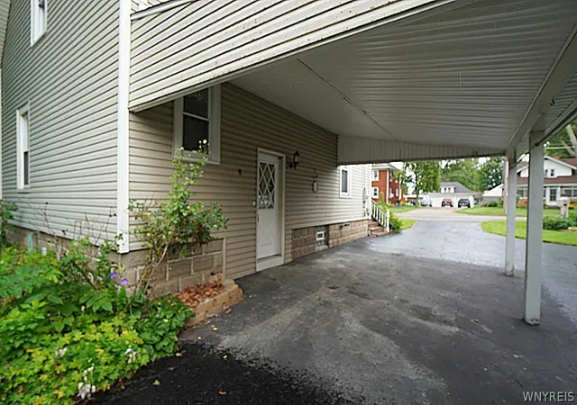 Photo 4 of Sale Pending at 2398 Niagara Rd, Niagara Falls, NY 14304 | MLS# B1705855 | Listing updated on 2026-08-28