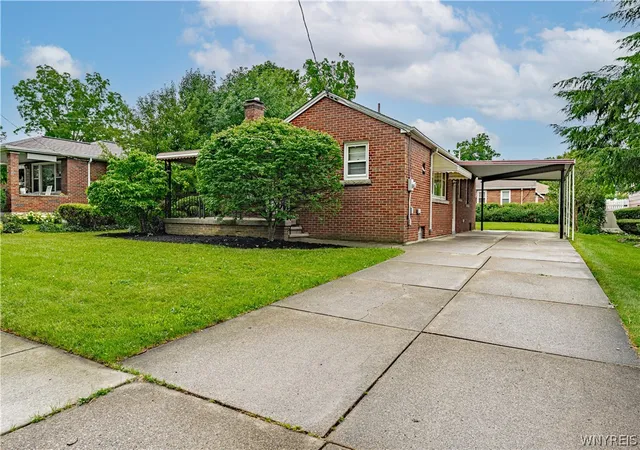 Photo 2 of Sale Pending at 807 Maple Ave, Niagara Falls, NY 14305 | MLS# B1705523 | Listing updated on 2026-08-15