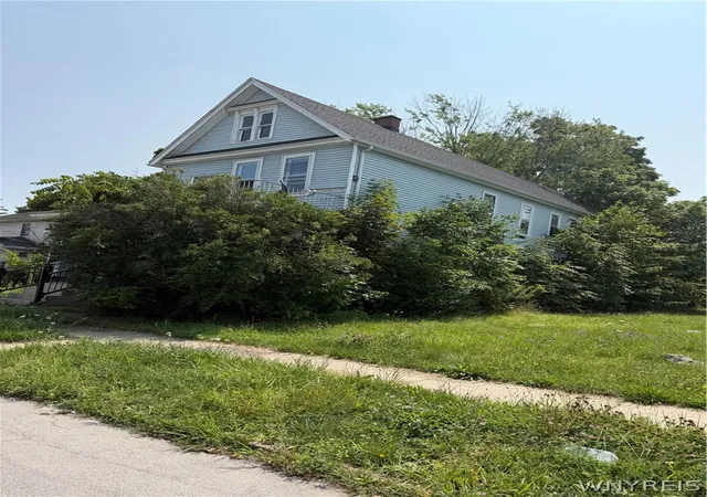 Photo 2 of Sale Pending at 27 Cayuga St, Buffalo, NY 14211 | MLS# B1703002 | Listing updated on 2026-09-02