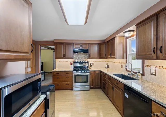 Photo 2 of Sale Pending at 1362 Westwood Ave, North Tonawanda, NY 14120 | MLS# B1705888 | Listing updated on 2026-09-18