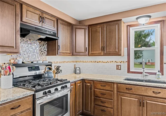 Photo 3 of Sale Pending at 1362 Westwood Ave, North Tonawanda, NY 14120 | MLS# B1705888 | Listing updated on 2026-09-18