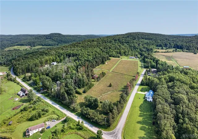 Photo 3 of Sale Pending at 11189 Beech Tree Rd, Springville, NY 14141 | MLS# B1705607 | Listing updated on 2026-08-29