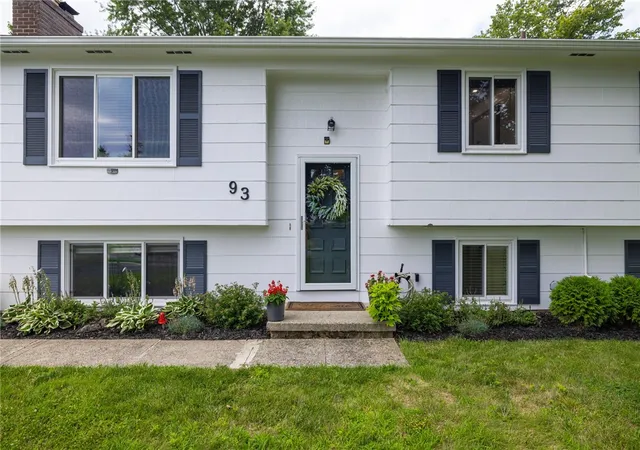 Photo 3 of Sale Pending at 93 Larkins Xing, Rochester, NY 14612 | MLS# R1704862 | Listing updated on 2026-08-19