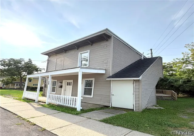 Photo 1 of Single family home for sale at 72 West St, Auburn, NY 13021 | MLS# S1705885 | Listing updated on 2026-08-10