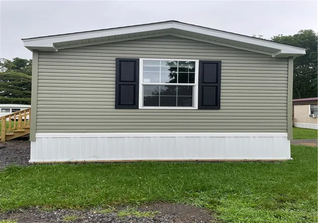 Photo 2 of Manufactured home for sale at 91 3rd Street, Farmington, NY 14425 | MLS# R1705915 | Listing updated on 2026-08-10