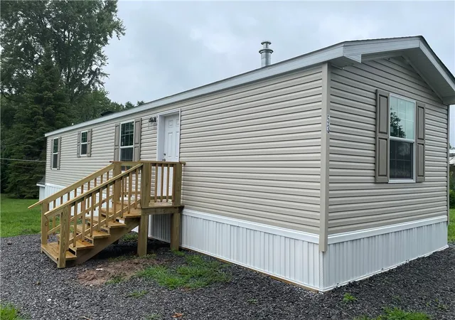 Manufactured home for sale at 53 Northrup Ln, Farmington, NY 14425 | MLS# R1705919