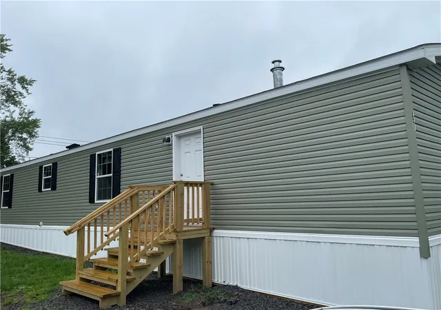 Photo 2 of Manufactured home for sale at 67 Northrup Ln, Farmington, NY 14425 | MLS# R1705920 | Listing updated on 2026-09-08