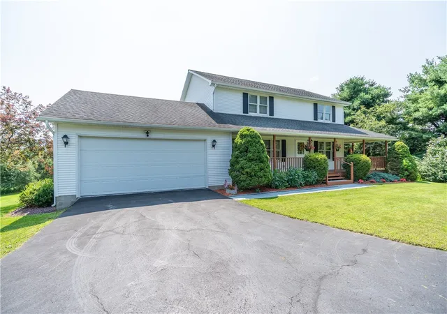 Photo 2 of Sale Pending at 4283 Holley Byron Rd, Holley, NY 14470 | MLS# R1704966 | Listing updated on 2026-08-30