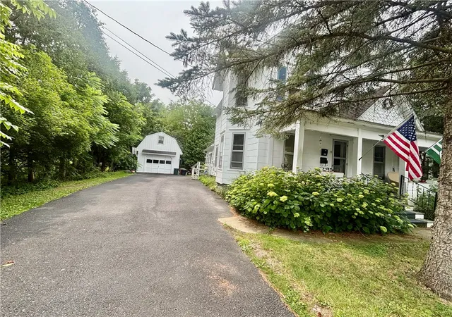 Photo 2 of Multi family home for sale at 21 W Elizabeth St, Skaneateles, NY 13152 | MLS# R1705732 | Listing updated on 2026-09-02