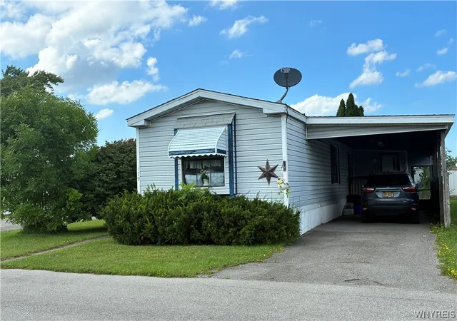 Photo 2 of Manufactured home for sale at 6035 S 179 Transit Brookside Ave Rd #179, Lockport, NY 14094 | MLS# B1704786 | Listing updated on 2026-08-20