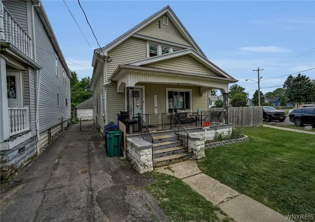 Photo 1 of Single family home for sale at 5 Macamley St, Buffalo, NY 14220 | MLS# B1705849 | Listing updated on 2026-09-12