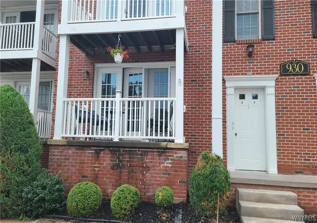 Photo 3 of Sale Pending at 930 Hopkins Rd #E, Buffalo, NY 14221 | MLS# B1705464 | Listing updated on 2026-08-18