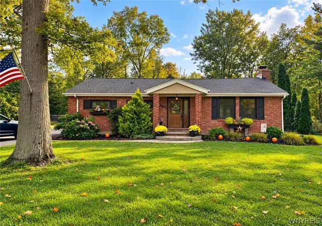 Photo 1 of Single family home for sale at 4071 Calkins Rd, Youngstown, NY 14174 | MLS# B1705661 | Listing updated on 2026-09-13