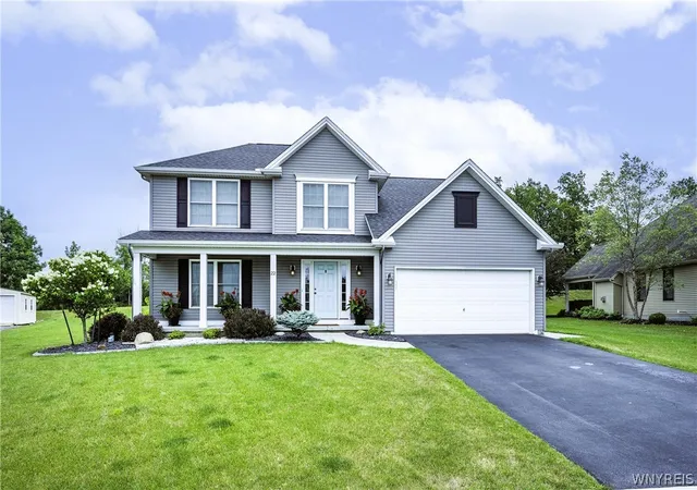 Photo 1 of Single family home for sale at 22 Vista Ct, West Seneca, NY 14224 | MLS# B1705609 | Listing updated on 2026-09-04