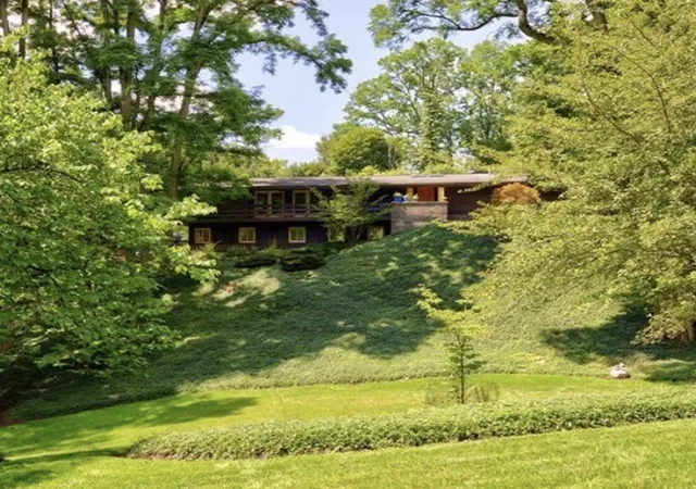 Photo 1 of Sale Pending at 3 Hardwood Hl Rd, Pittsford, NY 14534 | MLS# R1705245 | Listing updated on 2026-08-20