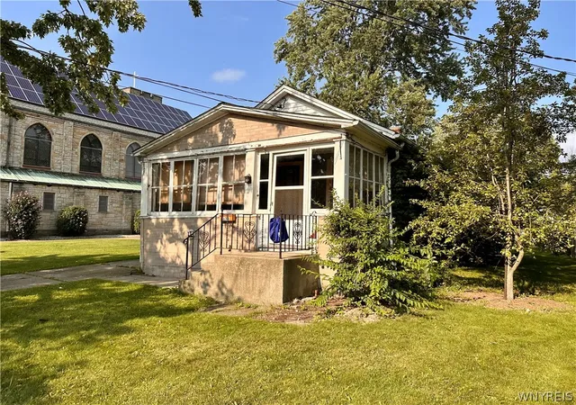 Photo 3 of Sale Pending at 171 William St, Tonawanda, NY 14150 | MLS# B1706007 | Listing updated on 2026-08-25