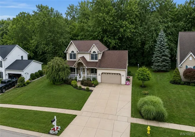 Photo 2 of Sale Pending at 4475 Richwood Dr, Hamburg, NY 14075 | MLS# B1705552 | Listing updated on 2026-09-14