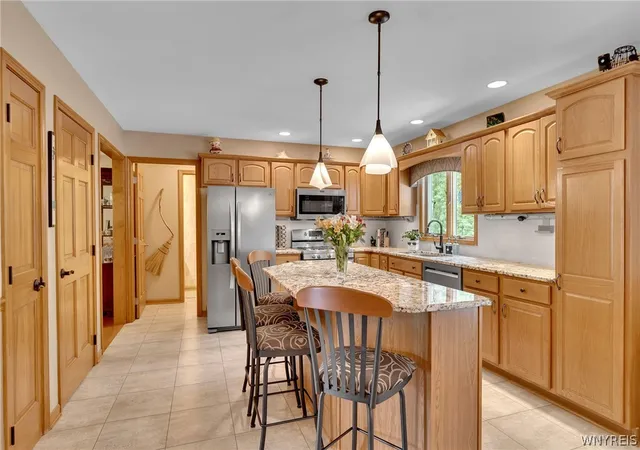 Photo 4 of Sale Pending at 4475 Richwood Dr, Hamburg, NY 14075 | MLS# B1705552 | Listing updated on 2026-09-14