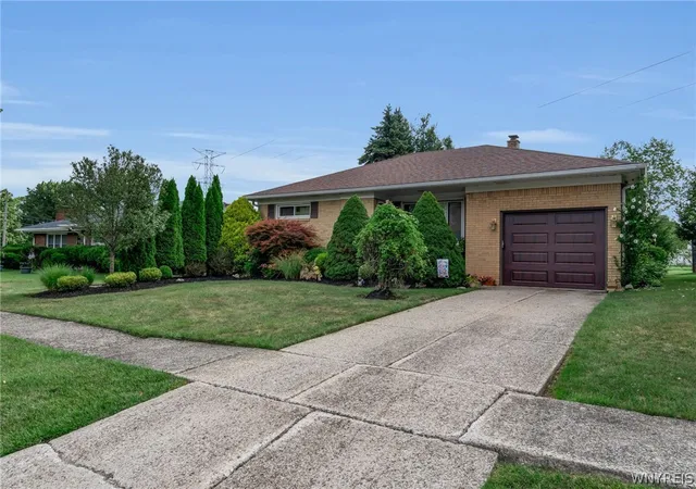 Photo 3 of Sale Pending at 145 Cresthaven Dr, Buffalo, NY 14225 | MLS# B1705893 | Listing updated on 2026-08-13