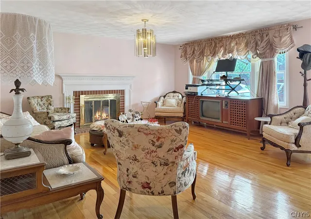 Photo 3 of Sale Pending at 119 Longwood Dr, East Syracuse, NY 13057 | MLS# S1705297 | Listing updated on 2026-09-14