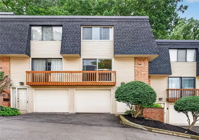 Listing Photo 4 - Condo for sale in building located at 206 Penn Ln, Rochester, NY 14625