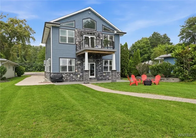 Photo 3 of Single family home for sale at 2490 River Rd, Niagara Falls, NY 14304 | MLS# B1705680 | Listing updated on 2026-09-06